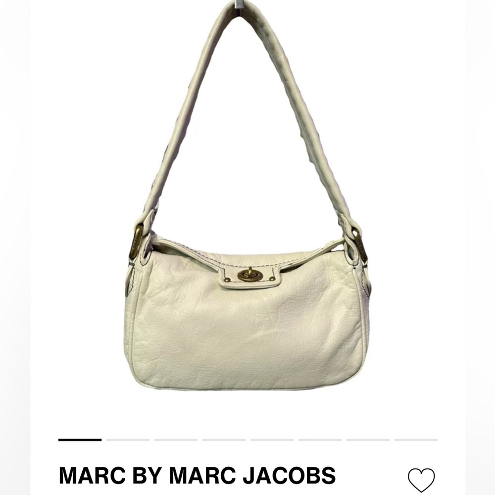 MARC BY MARC JACOBS 
Leather handbag
